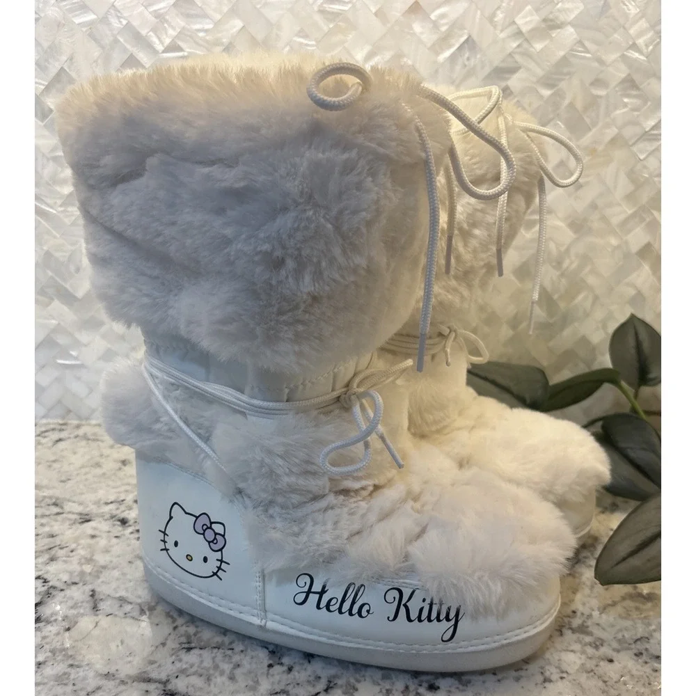 Forever21 Hello Kitty Boots Women's Size 8 White Fur Winter Boots pink Bow‎